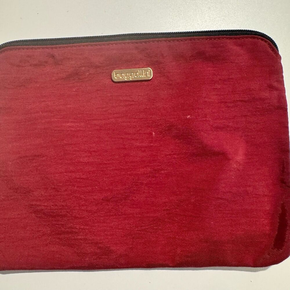 Baggallini Red Nylon Travel Pouch Wristlet Wallet Zip Organizer